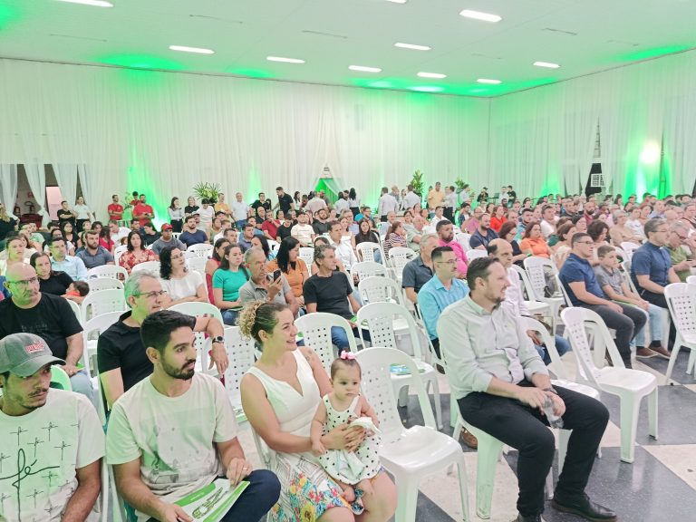 Sicredi realiza Assembleia Geral em Arapoti e anuncia R$ 20 milhões em devoluções aos associados Sicredi realiza Assembleia Geral em Arapoti e anuncia R$ 20 milhões em devoluções aos associados