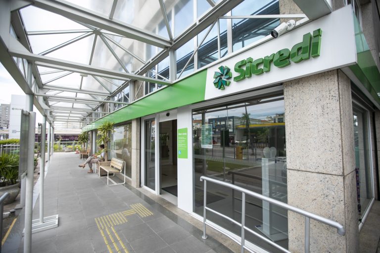 Sicredi remunera em R$ 1,3 bi o capital social de seus associados Sicredi remunera em R$ 1,3 bi o capital social de seus associados