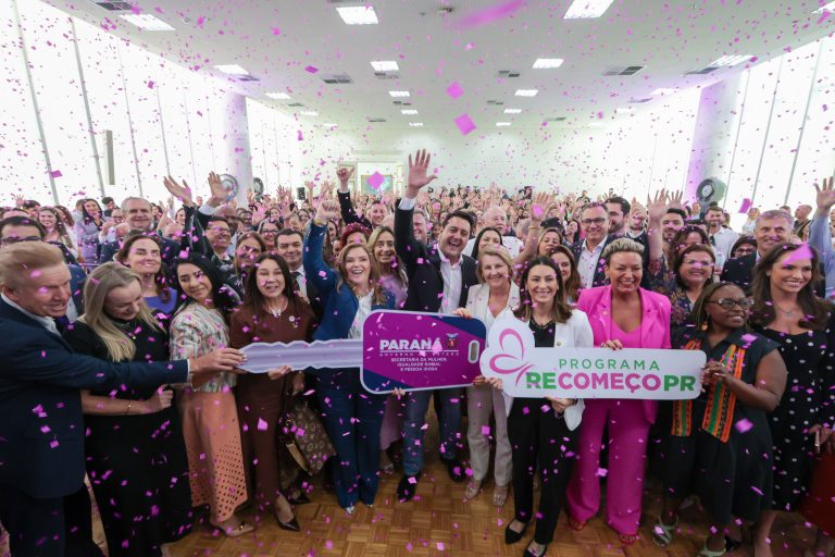 PR sanciona nova lei e mulheres vítimas de violência receberão auxílio do Estado