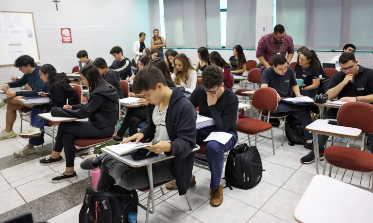 Inscrições para o Enem começam nesta segunda-feira Inscrições para o Enem começam nesta segunda-feira