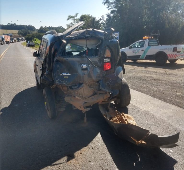 Acidente na PR-092 entre Arapoti e Jaguariaíva deixa dois feridos Acidente na PR-092 entre Arapoti e Jaguariaíva deixa dois feridos