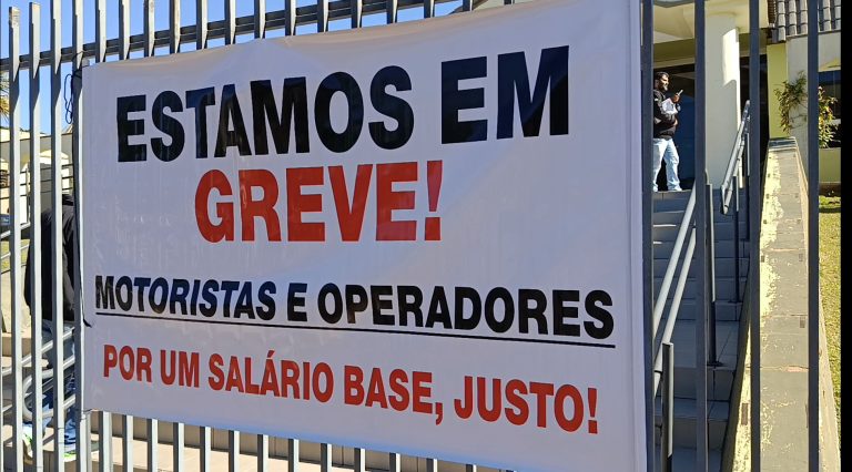Greve dos motoristas entra no segundo dia em Arapoti; reunião com o prefeito está marcada para sexta-feira