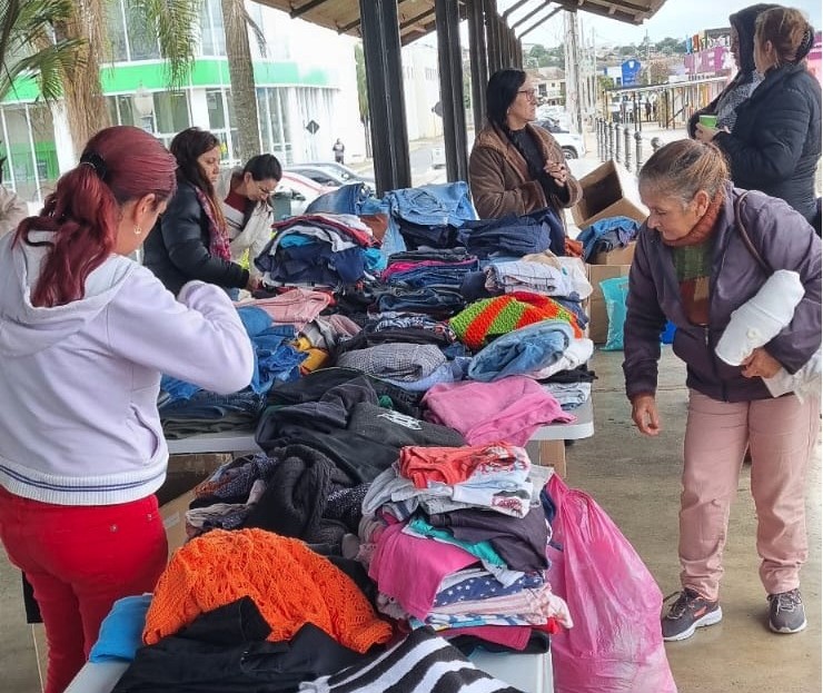 Campanha do Agasalho 2025 é encerrada com mais de 3.700 itens distribuídos em Jaguariaíva Campanha do Agasalho 2025 é encerrada com mais de 3.700 itens distribuídos em Jaguariaíva