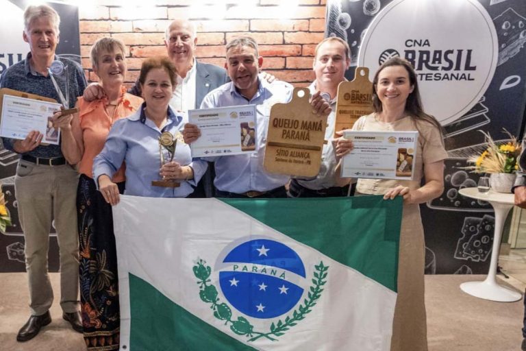 Queijaria Cornélia, de Arapoti, conquista medalha de prata em premiação nacional de queijos artesanais