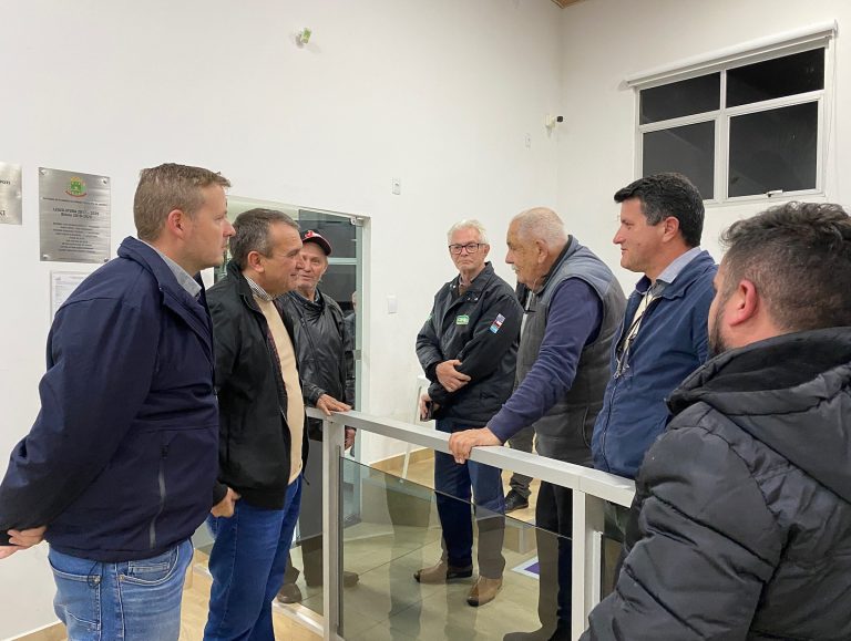 Arapoti apresenta projeto de pavimentação da estrada do Capão Bonito