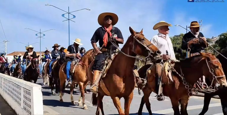 Cavalgada marca domingo Festa de Agosto em Jaguariaíva; celebrações seguem até quarta-feira, dia do padroeiro